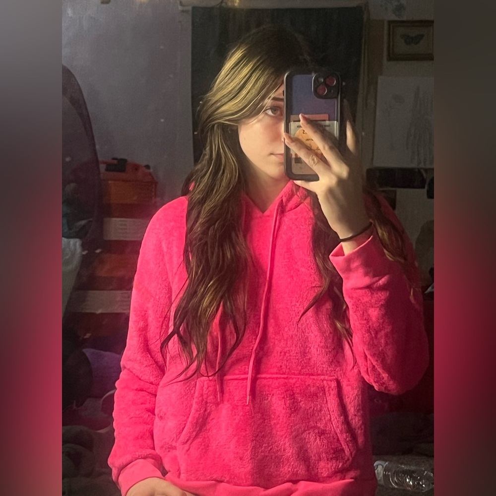 Pink hoodie - no boundaries